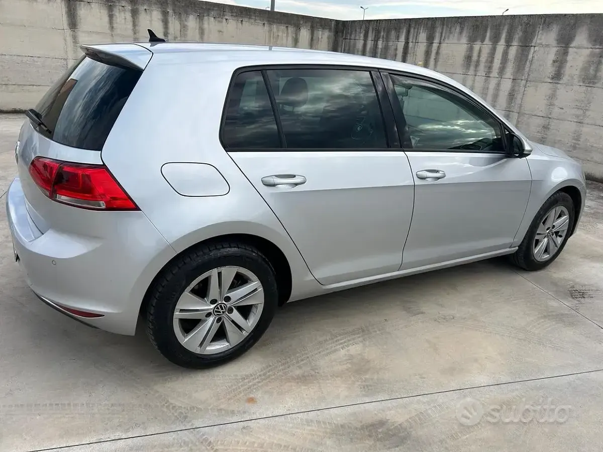 Usata VW Golf VII 110 CV (80 kW) 2015 Grigio Utilitaria