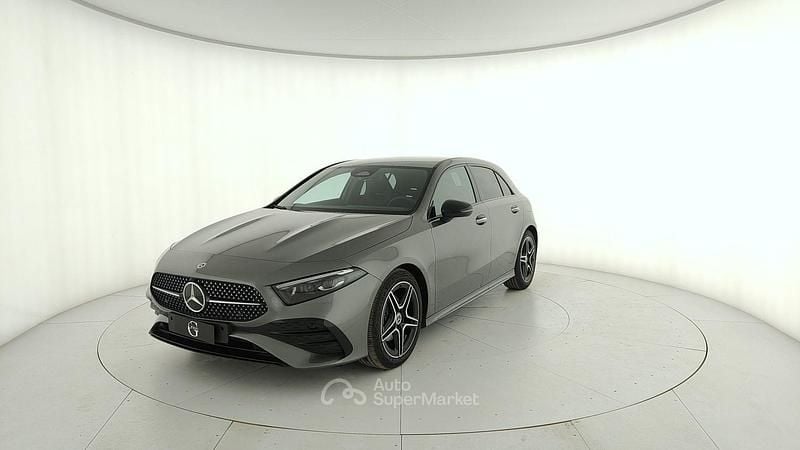 Nuova Mercedes A180 116 CV (85 kW) 2026 Gray Berlina