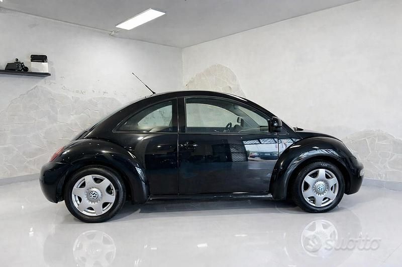Usata VW New Beetle 1999 Nero Utilitaria