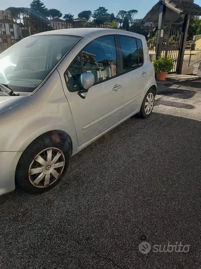 Usata Renault Modus 75 CV (55 kW) 2011 Monovolume