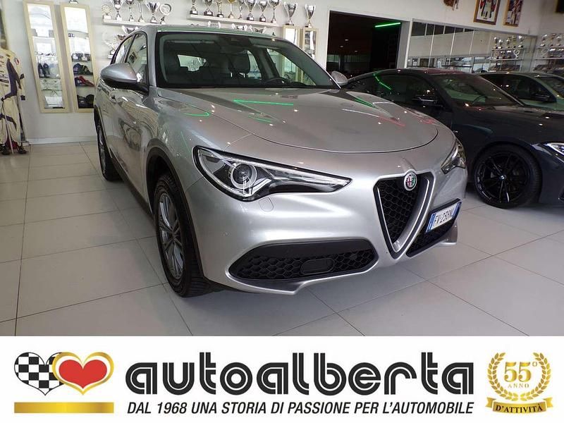 Usata Alfa Romeo Stelvio Super 201 CV (147 kW) 2019 Grigio silverstone SUV