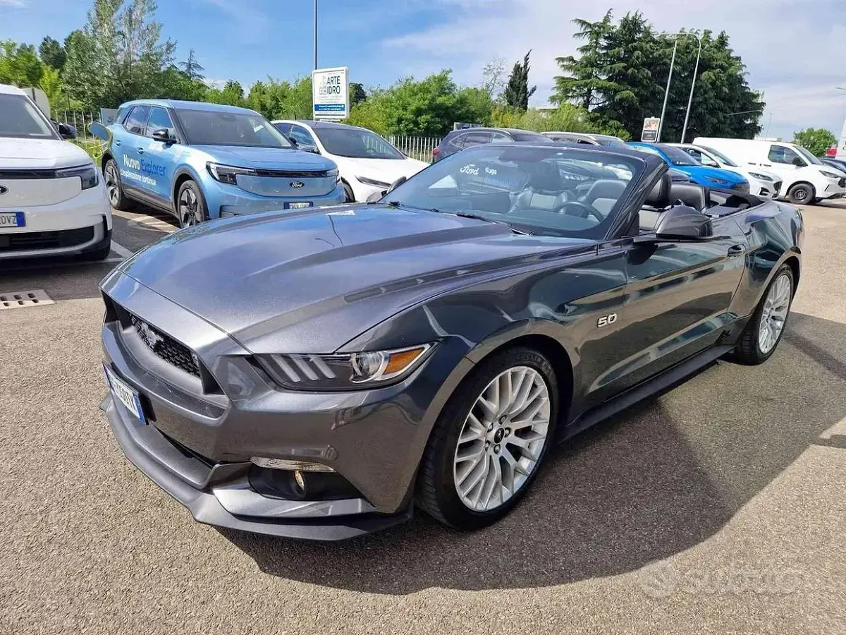 Usata Ford Mustang GT Convertible 420 CV (308 kW) 2016 Grigio Cabrio