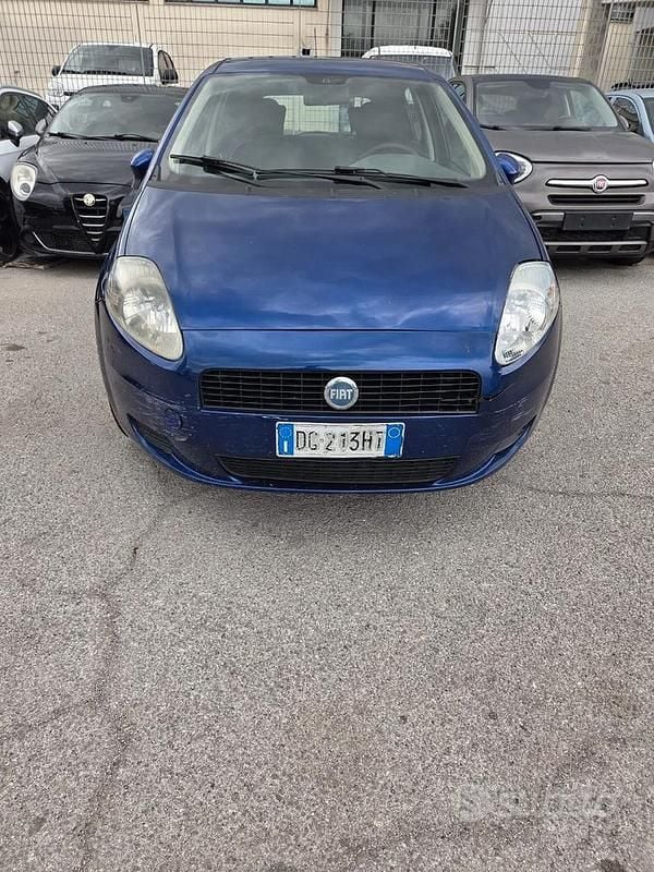 Blu Usata 2008 Fiat Punto Due volumi | 1300 € (Ottimo prezzo) - Immagine 1/4