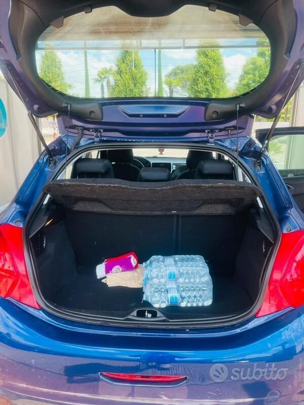 Occasion Peugeot 208 68 ch (50 kW) 2014 Bleue Citadine