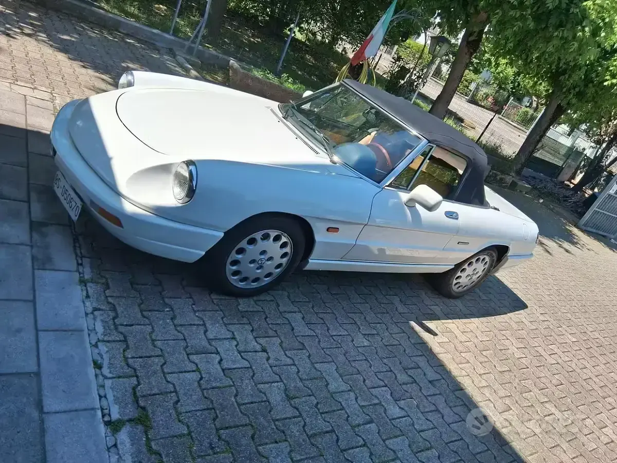 Usata Alfa Romeo Spider 128 CV (94 kW) 1991 Bianco Cabrio