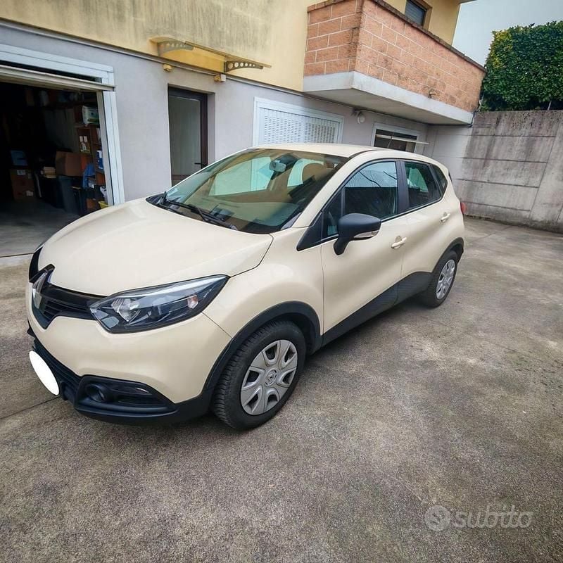 Usata Renault Captur 90 CV (66 kW) 2014 Marrone SUV
