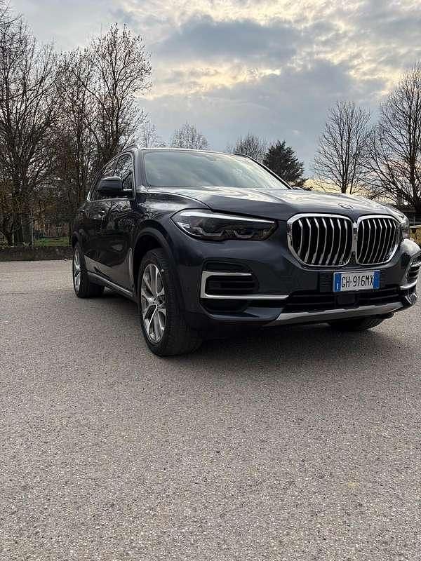 Usata BMW X5 Comfort Edition 231 CV (169 kW) 2022 Grigio SUV