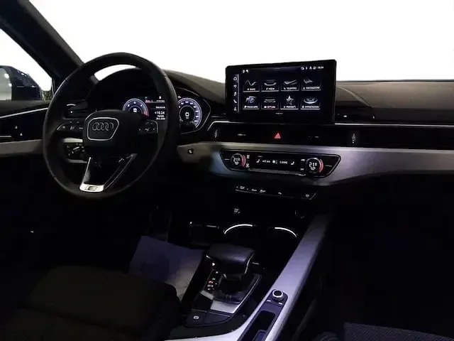 Usata Audi A4 S-Line 204 CV (150 kW) 2024 Blu Station wagon