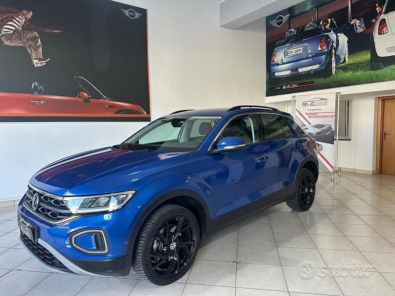 Usata VW T-Roc Life 150 CV (110 kW) 2022 Blu SUV