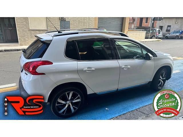 Usata Peugeot 2008 Allure 100 CV (73 kW) 2015 Bianco(met.) SUV