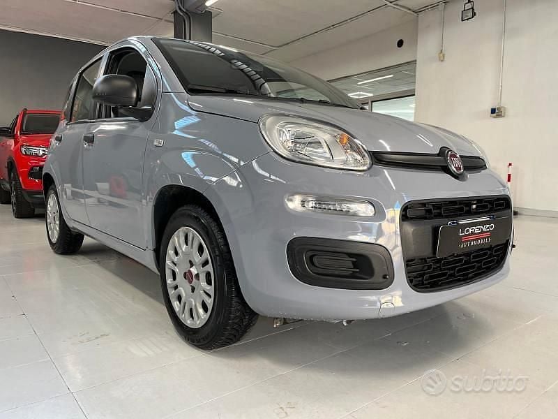 Usata Fiat Panda Lounge 69 CV (50 kW) 2018 Grigio Utilitaria