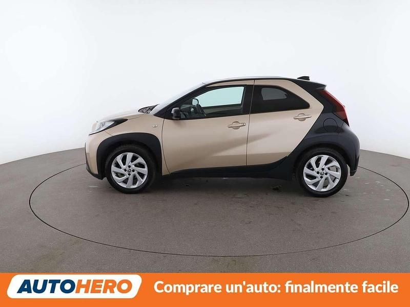 Usata Toyota Aygo X Trend 72 CV (52 kW) 2022 Oro SUV