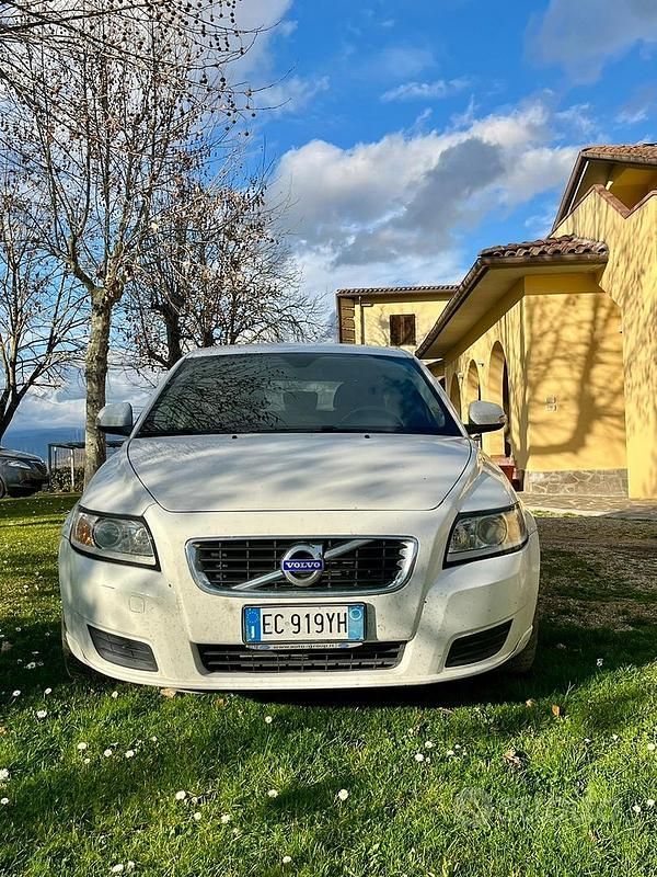 Usata Volvo V50 2011 Bianco Station wagon