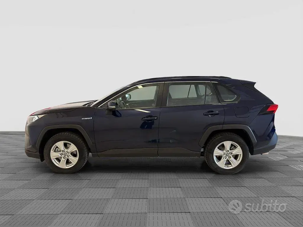 Second-hand Toyota RAV4 Hybrid 178 CP (130 kW) 2021 Albastru SUV
