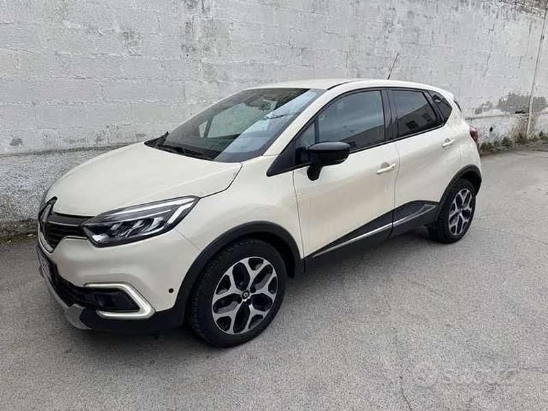 Beige Usata 2018 Renault Captur Intens SUV | 11.990 € (Buon prezzo) - Immagine 1/4
