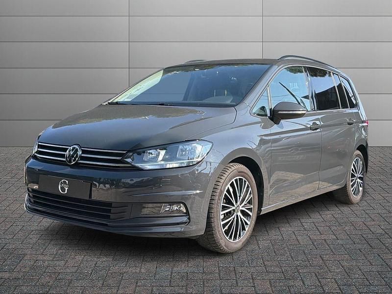 Begagnad VW Touran Business 150 HK (110 kW) 2021 Minibuss