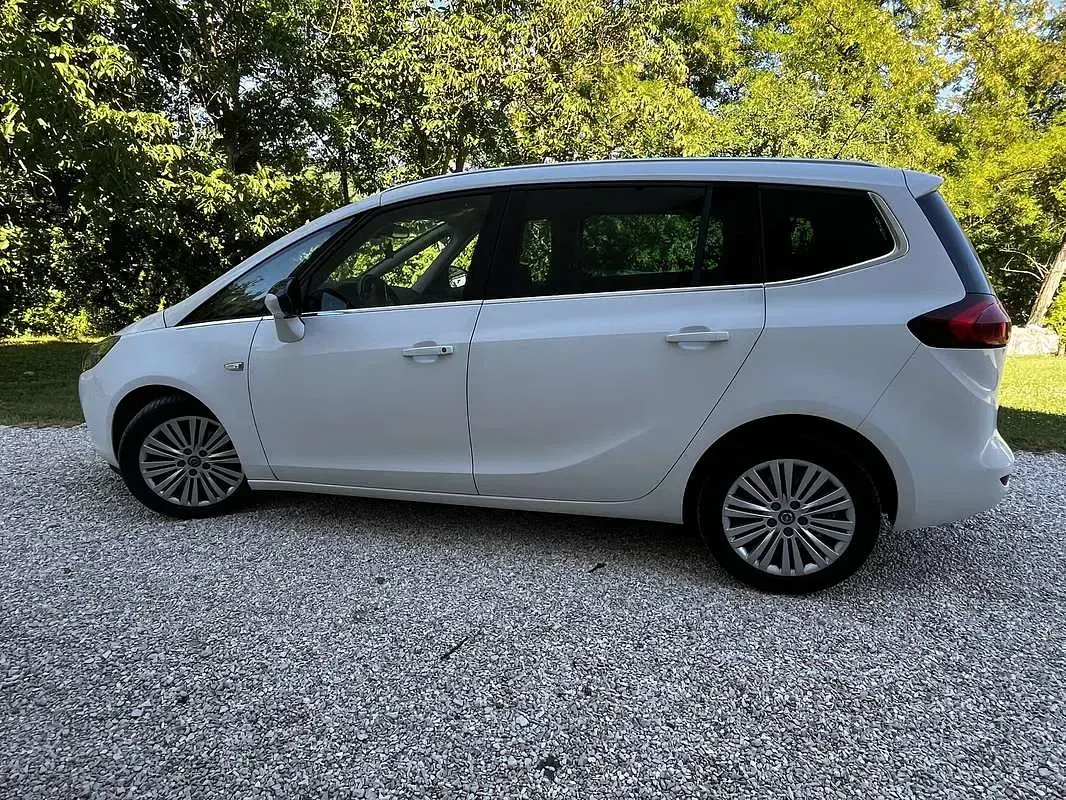 Usata Opel Zafira Tourer Cosmo 150 CV (110 kW) 2015 Bianco Monovolume