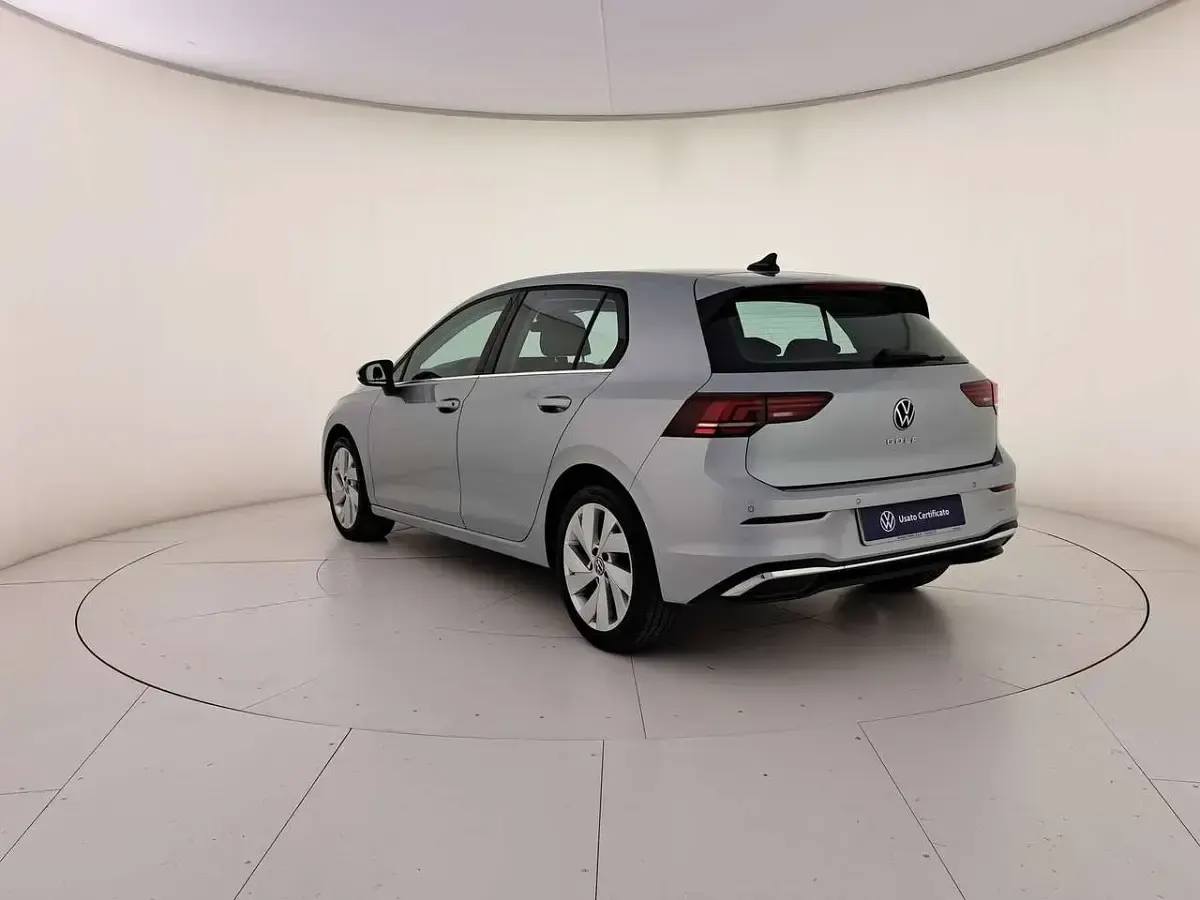 Usata VW Golf VIII Style 150 CV (110 kW) 2025 Dolomite silver metallizzato Berlina