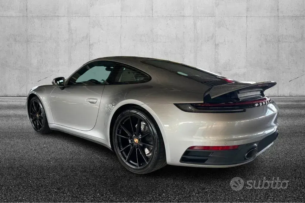 Usata Porsche 911 Carrera 385 CV (283 kW) 2020 Argento Coupé