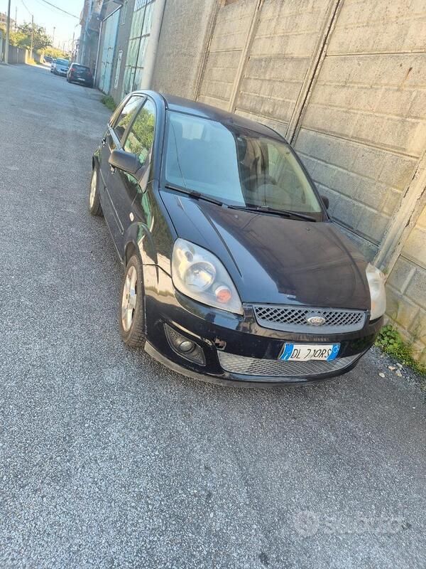 Usata Ford Fiesta 68 CV (50 kW) 2007 Utilitaria