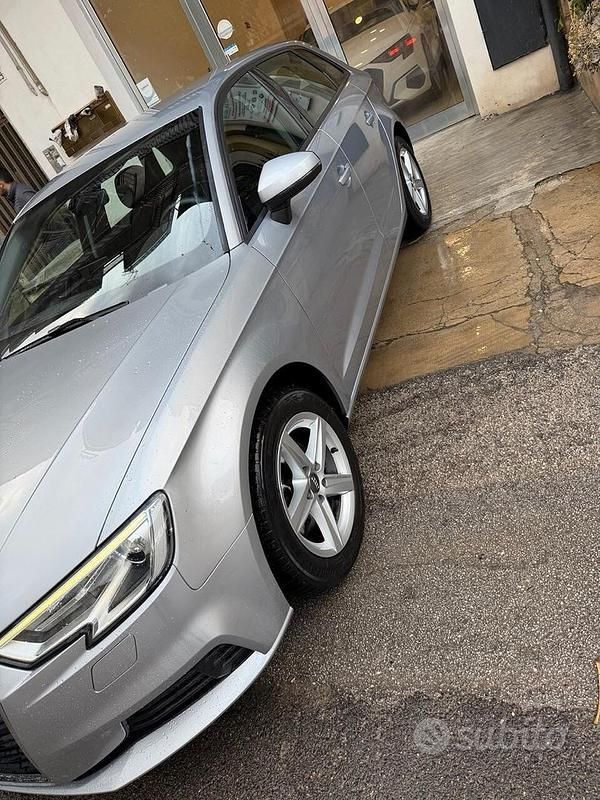 Usata Audi A3 Business 116 CV (85 kW) 2018 Grigio Berlina