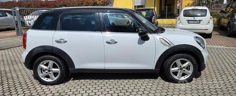 Begagnad Mini Cooper D Countryman Business 111 HK (81 kW) 2014 Vit SUV