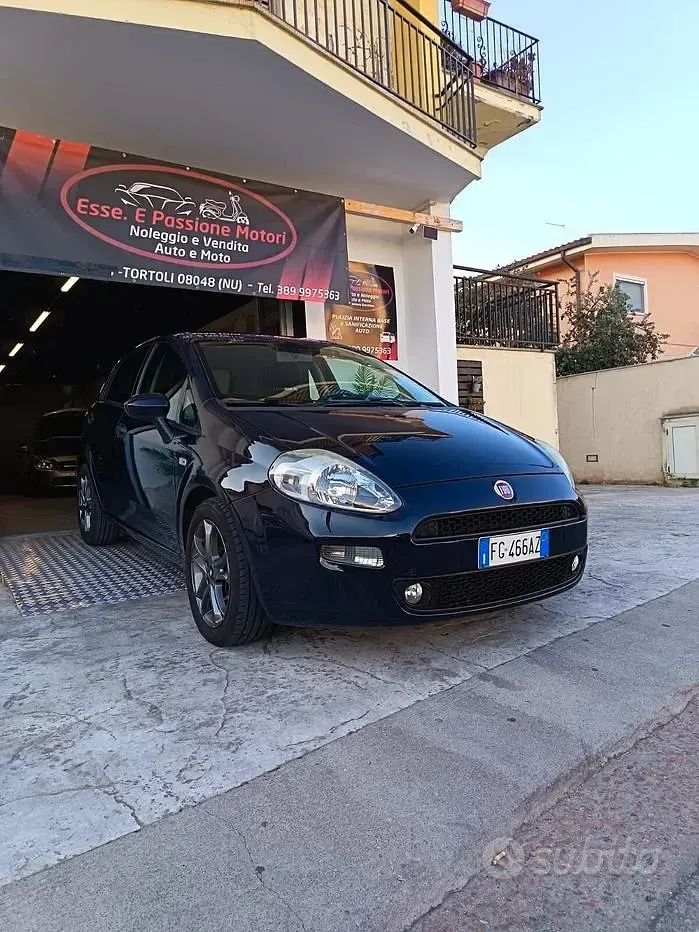 Usata Fiat Punto Street 95 CV (69 kW) 2016 Bluazzurro Utilitaria