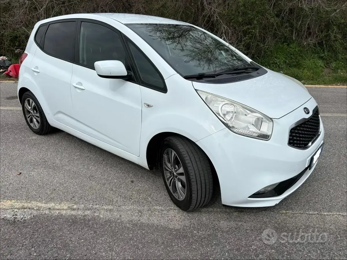 Usata Kia Venga 128 CV (94 kW) 2018 Bianco Utilitaria