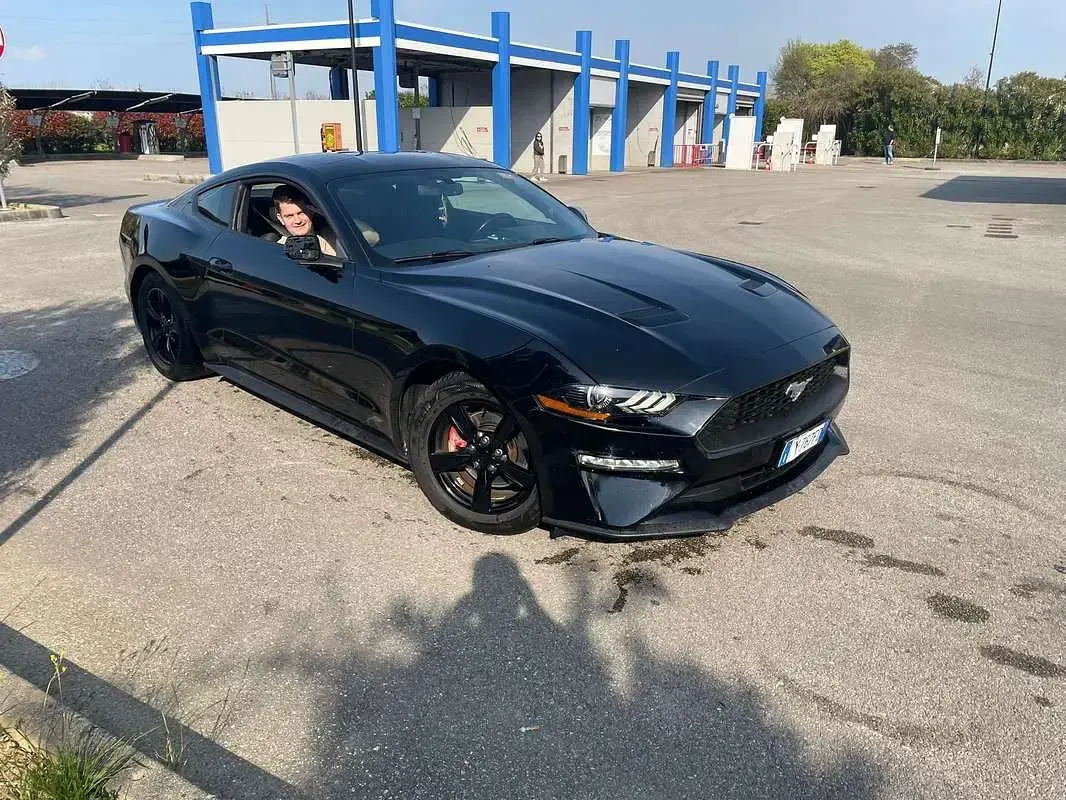 Usata Ford Mustang Fastback 317 CV (233 kW) 2018 Nero Coupé