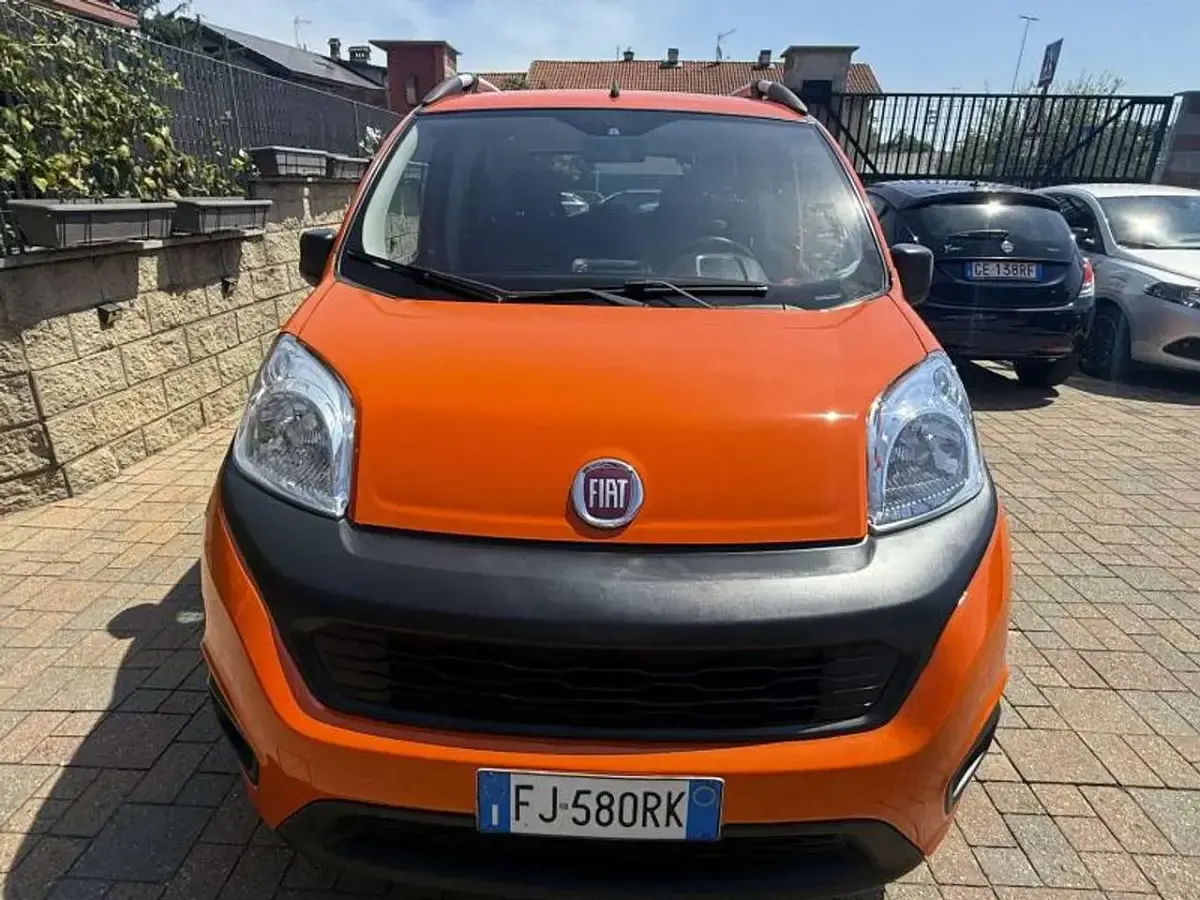 Usata Fiat Qubo Easy 77 CV (56 kW) 2017 Arancione Monovolume