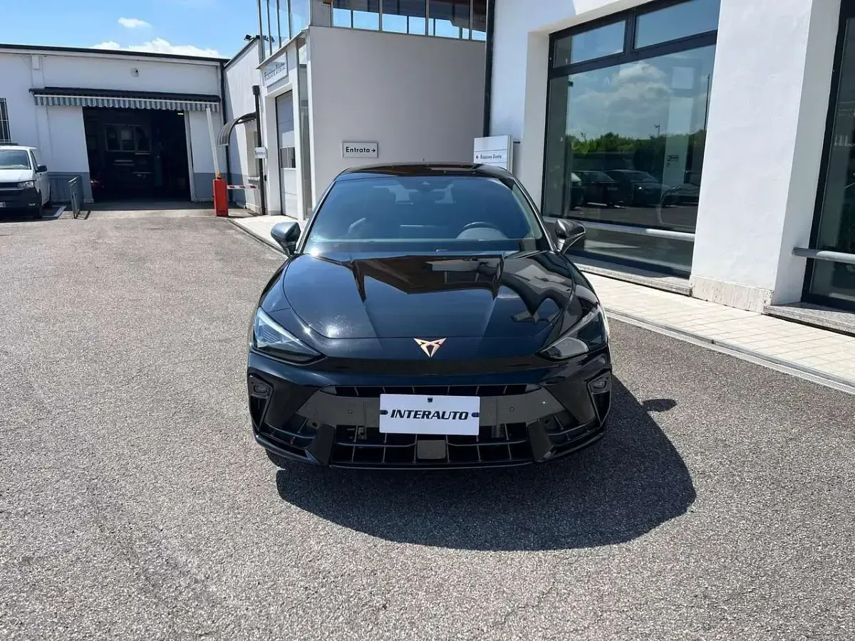 Usata Cupra Leon 150 CV (110 kW) 2024 Nero midnight Berlina