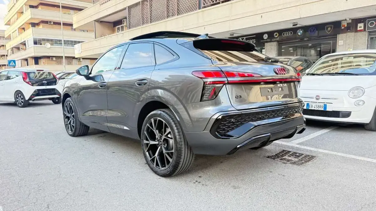 Nuova Audi Q3 S-Line 150 CV (110 kW) 2026 Grigio SUV