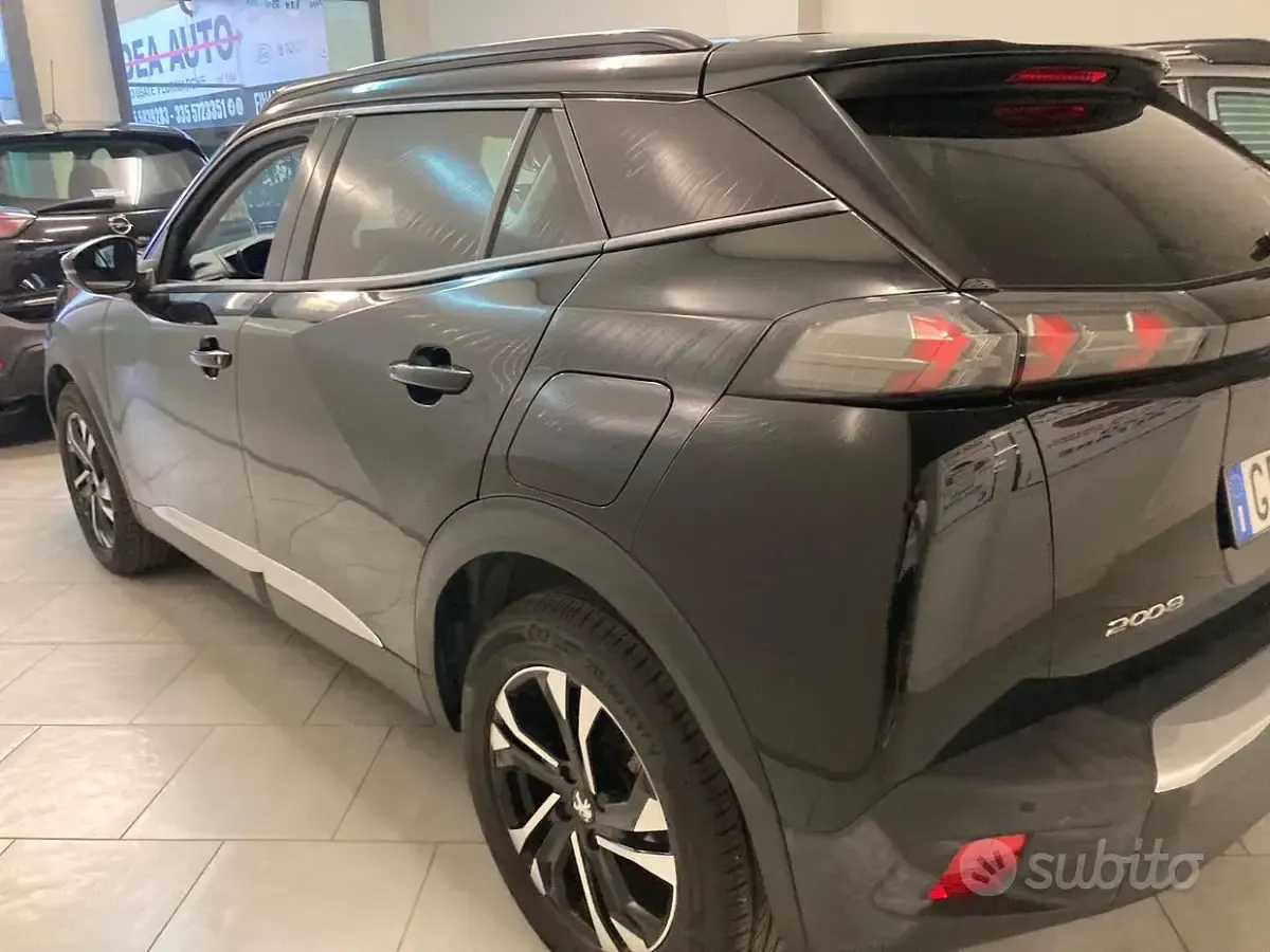 Usata Peugeot 2008 Allure 110 CV (80 kW) 2021 Grigio SUV