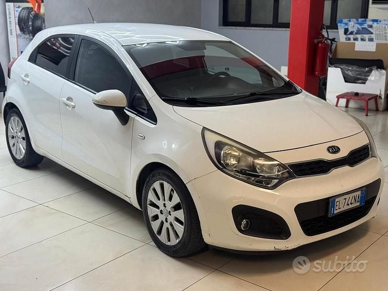 Usata Kia Rio EX 90 CV (66 kW) 2012 Bianco Berlina