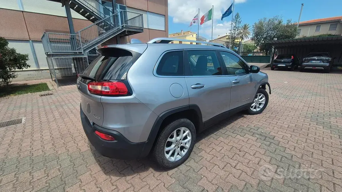 Usata Jeep Cherokee 170 CV (125 kW) 2015 Grigio SUV