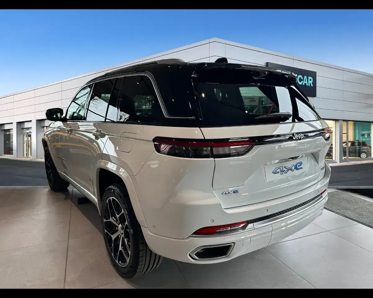 Usata Jeep Grand Cherokee Summit 272 CV (200 kW) 2025 Bright white con tetto nero SUV