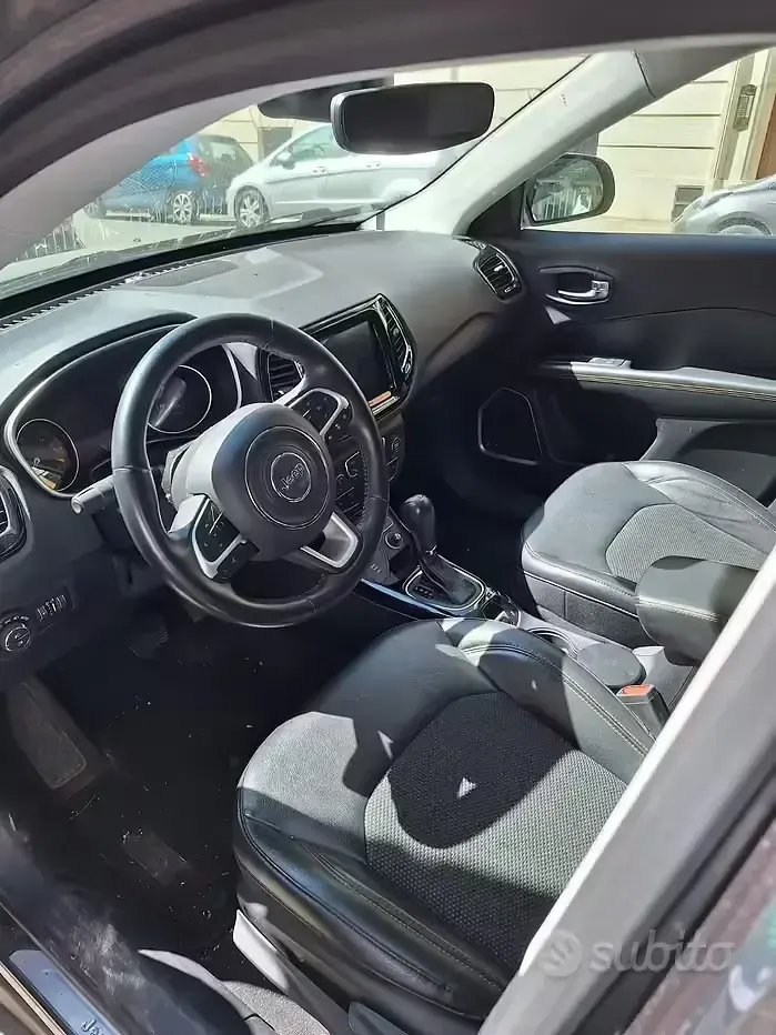 Usata Jeep Compass 140 CV (102 kW) 2018 Grigio SUV