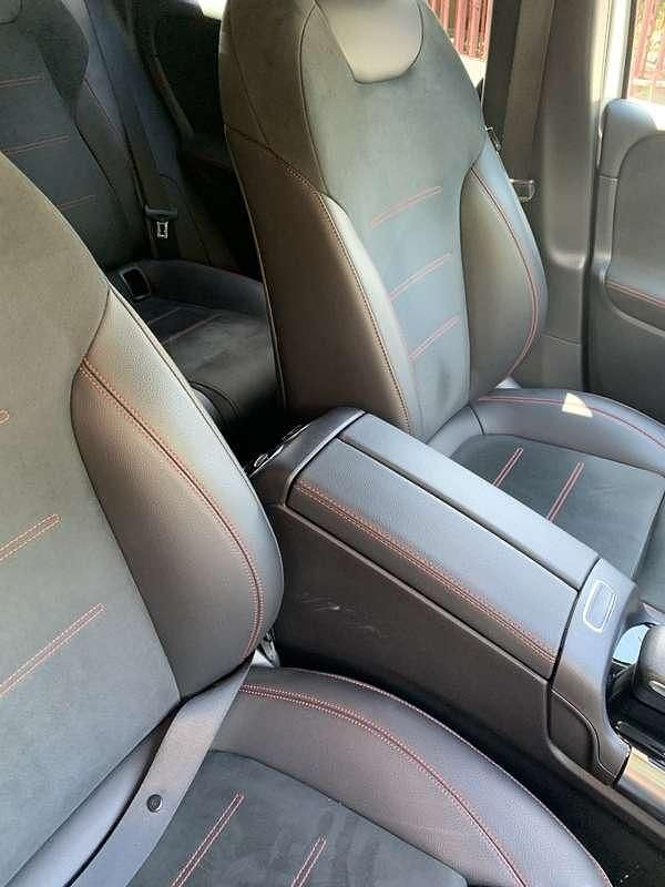 Usata Mercedes B200 150 CV (110 kW) 2019 Argento Monovolume