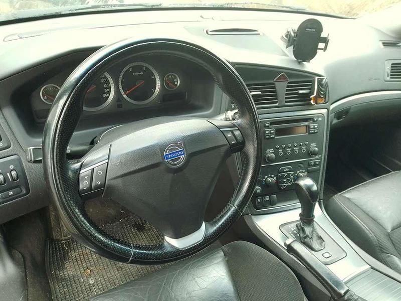 Usata Volvo V70 Momentum 185 CV (136 kW) 2007 Blu/azzurro Station wagon