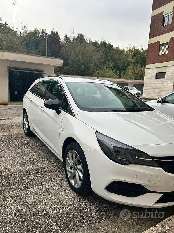 Usata Opel Astra Business Elegance 122 CV (89 kW) 2021 Bianco Station wagon