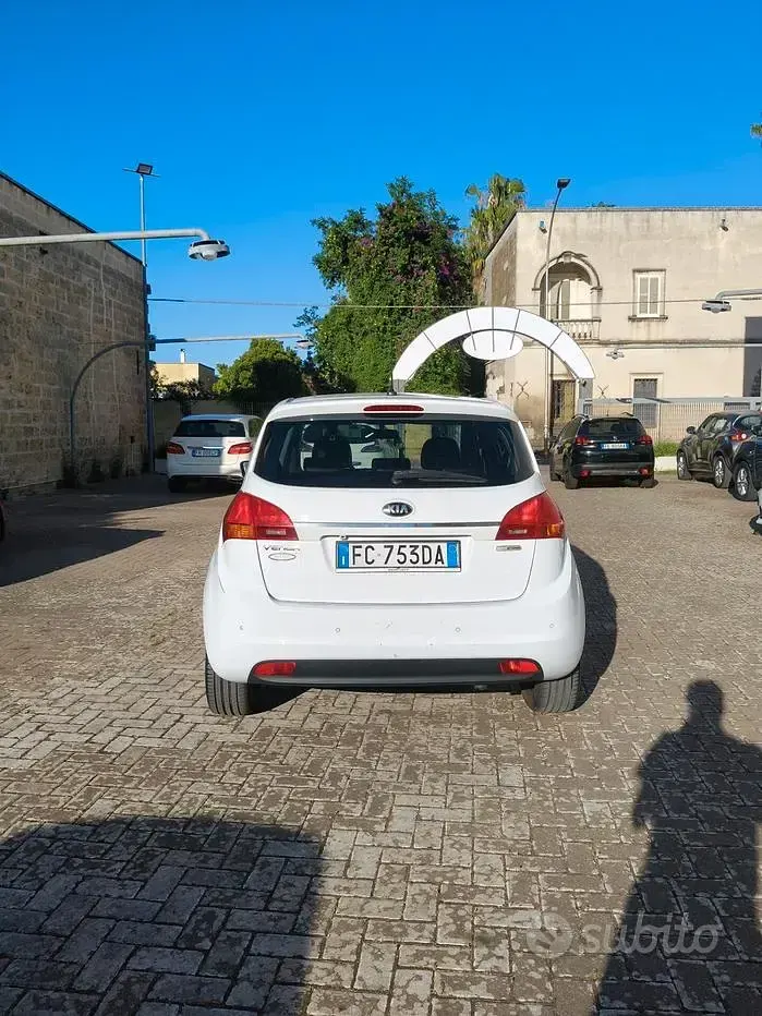Usata Kia Venga 90 CV (66 kW) 2016 Bianco Utilitaria