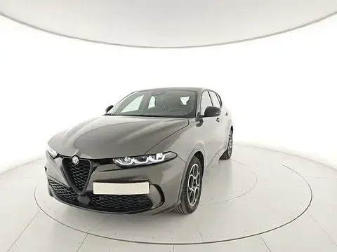 Begagnad Alfa Romeo Tonale Sprint 131 HK (96 kW) 2024 Grå SUV