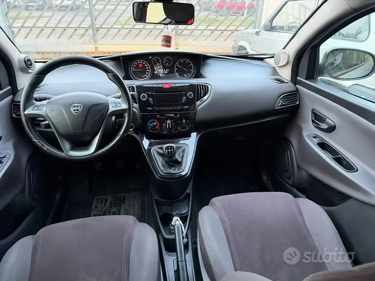 Usata Lancia Ypsilon 95 CV (69 kW) 2011 Utilitaria