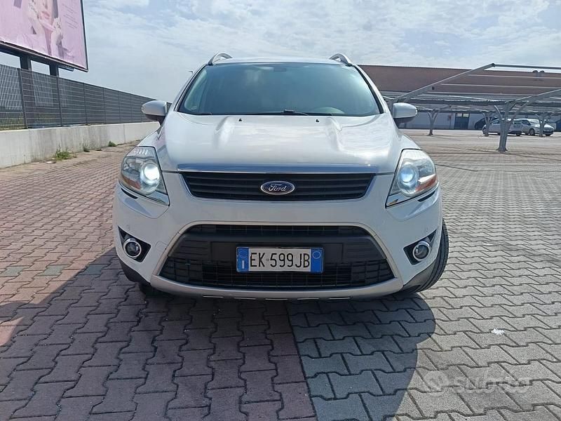 Usata Ford Kuga 163 CV (119 kW) 2011 Bianco SUV