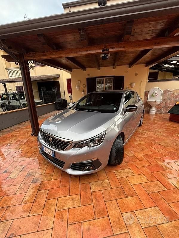 Usata 2019 Peugeot 308 GT-line Tre volumi | 13.500 € (Cara) - Immagine 1/4