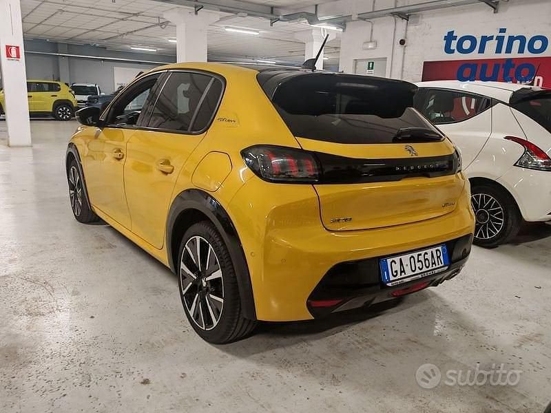 Usata Peugeot 208 GT-line 101 CV (74 kW) 2019 Giallo Utilitaria
