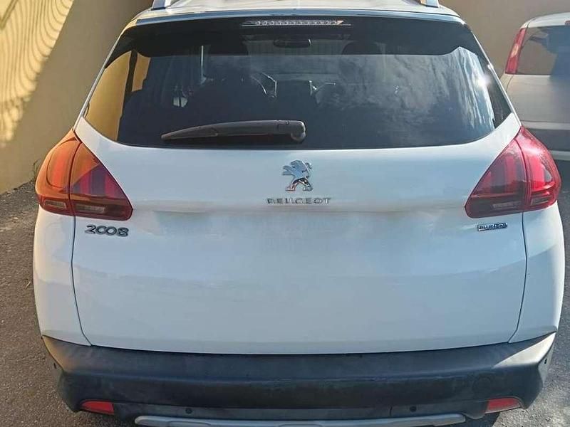 Usata Peugeot 2008 Allure 99 CV (72 kW) 2016 Bianco SUV
