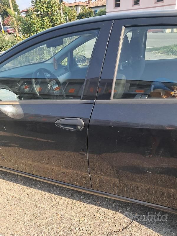 Usata Fiat Grande Punto 65 CV (47 kW) 2013 Nero Utilitaria