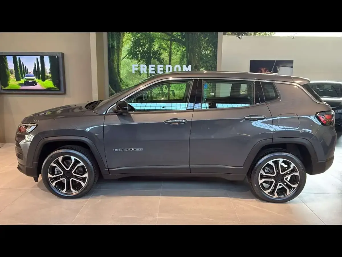 Usata Jeep Compass Altitude 131 CV (96 kW) 2025 Graphite grey SUV