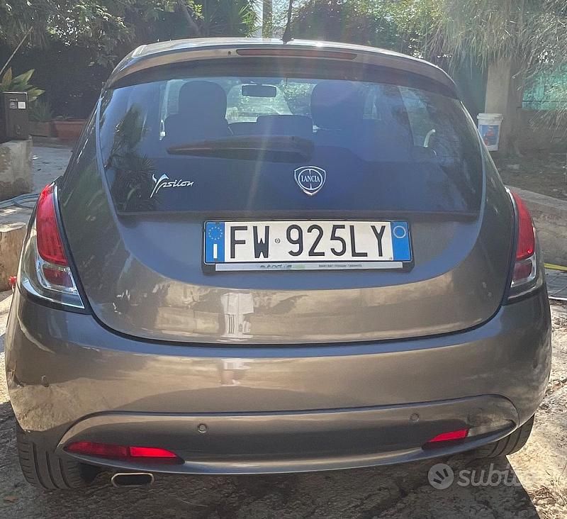 Usata Lancia Ypsilon 2019 Grigio Utilitaria
